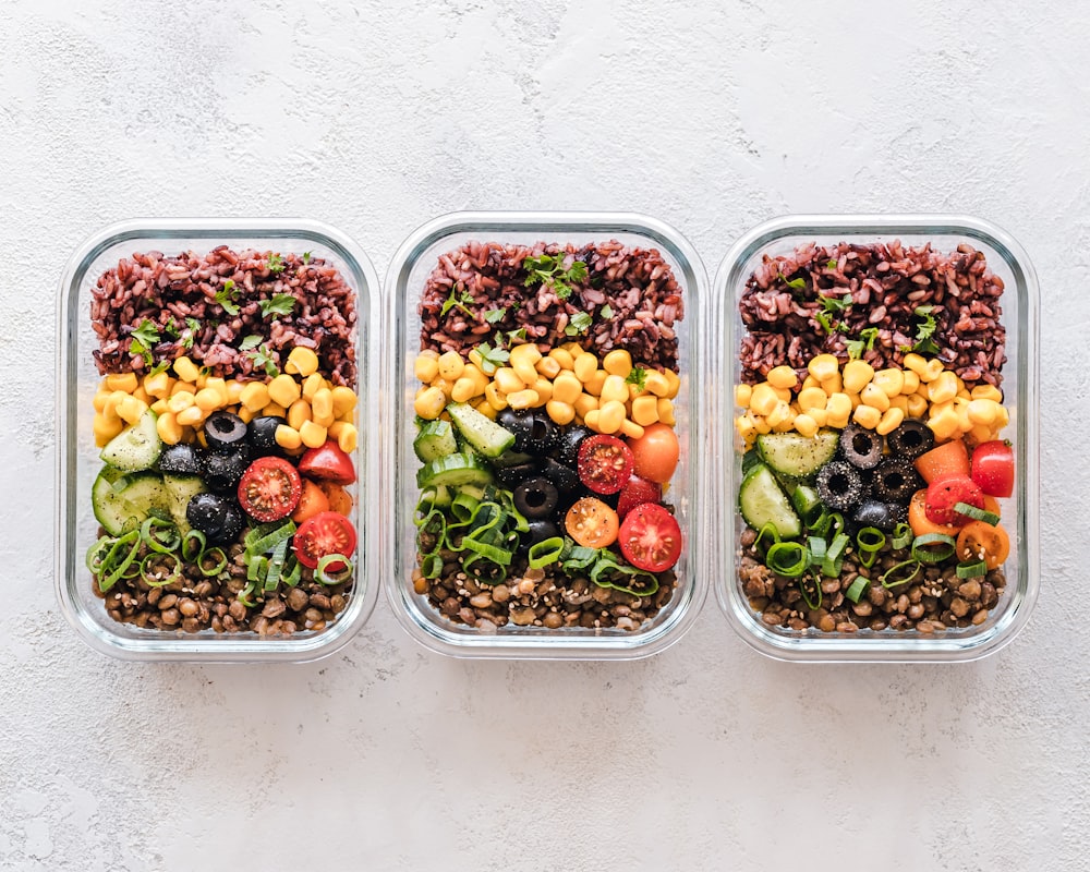 Insalata fresca e colorata